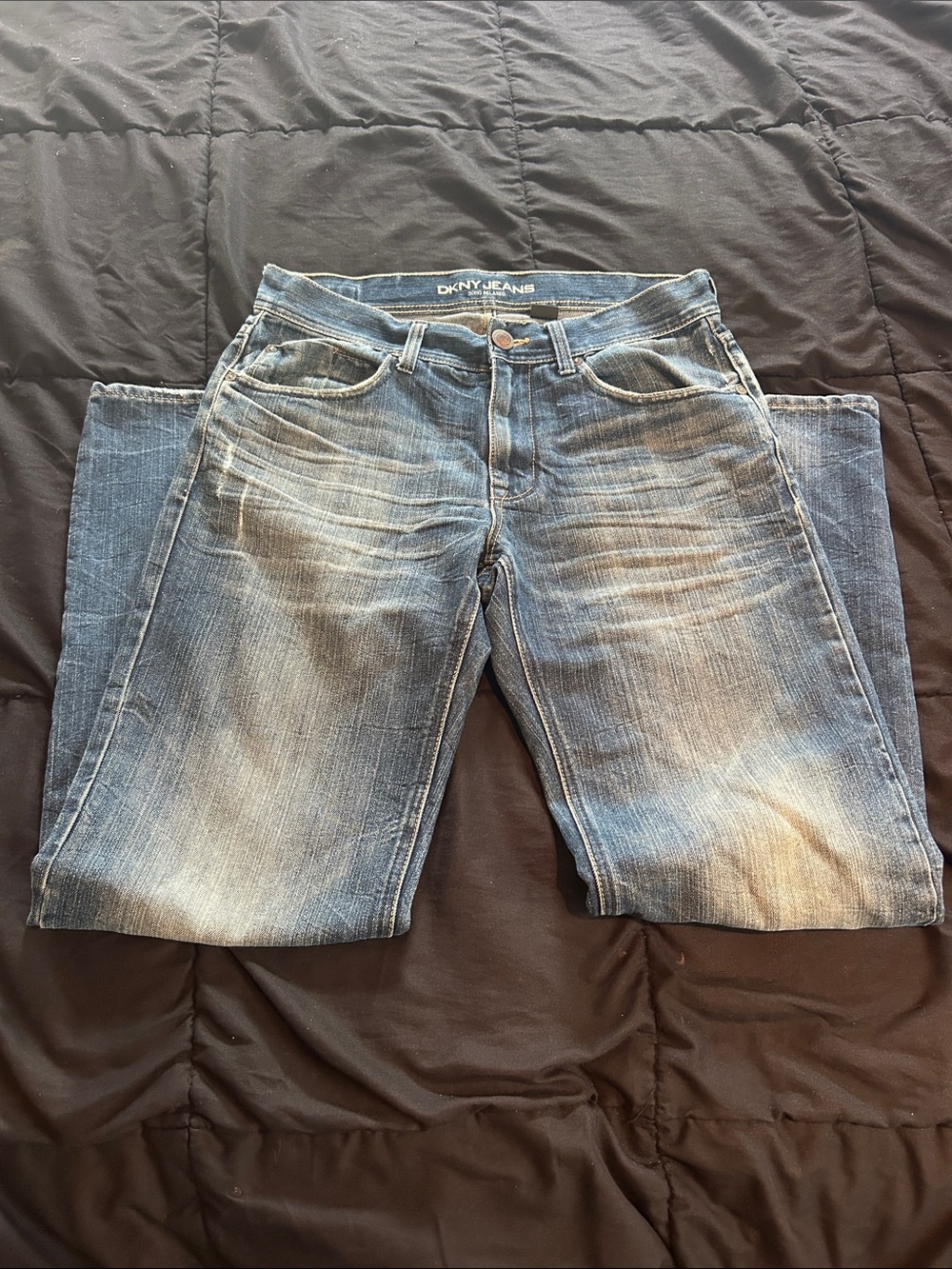 DKNY Men’s Soho Relaxed Jeans 31x32
